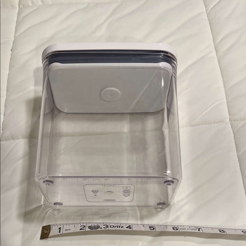 Oxo Pop 1.7 qt Rectangle - Picture 2 of 3